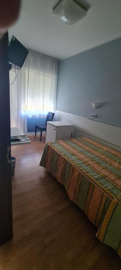 Hotel Eros Lignano Sabbiadoro Zewnętrze zdjęcie