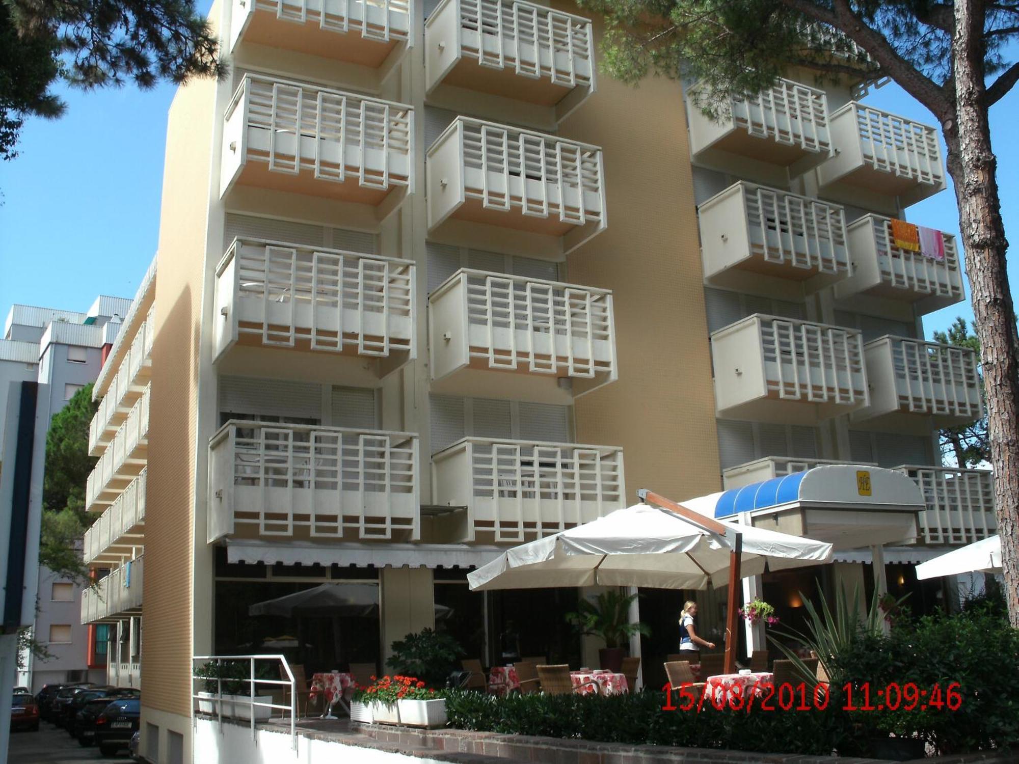 Hotel Eros Lignano Sabbiadoro Zewnętrze zdjęcie