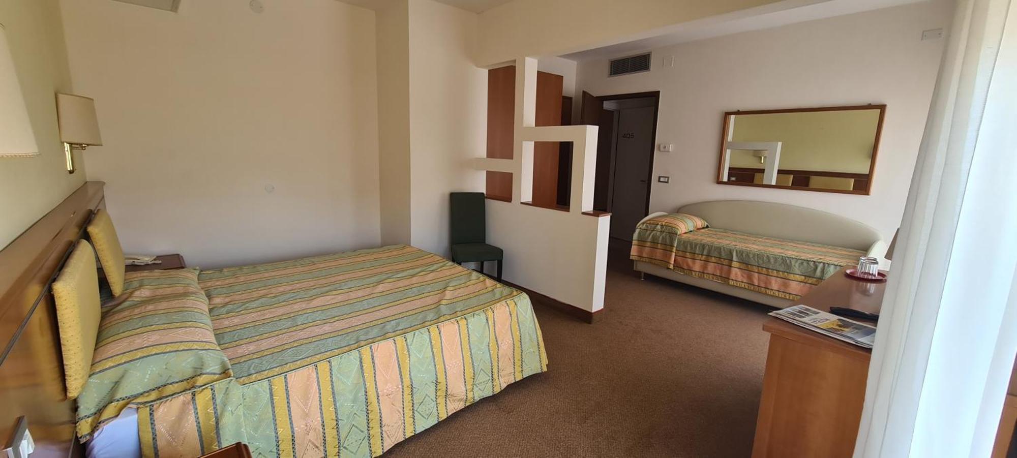 Hotel Eros Lignano Sabbiadoro Zewnętrze zdjęcie